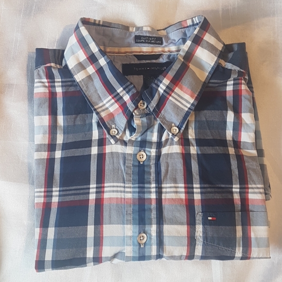 Tommy Hilfiger - Picture 1 of 5